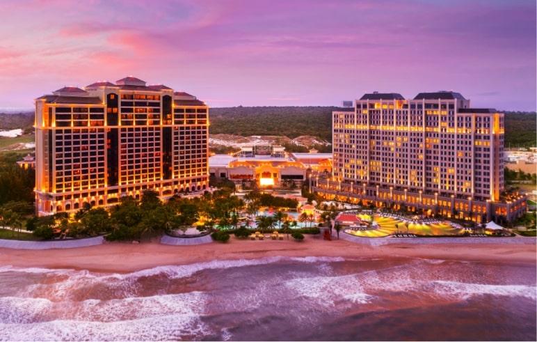 The Grand Ho Tram Strip opens Holiday Inn Resort tower