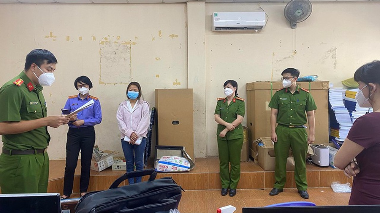 Thu Duc Hospital’s employee prosecuted for involvement in Viet A case