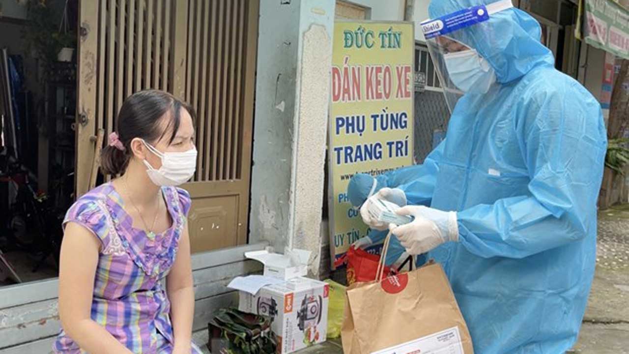 HCMC shortens quarantine time for cases under home care