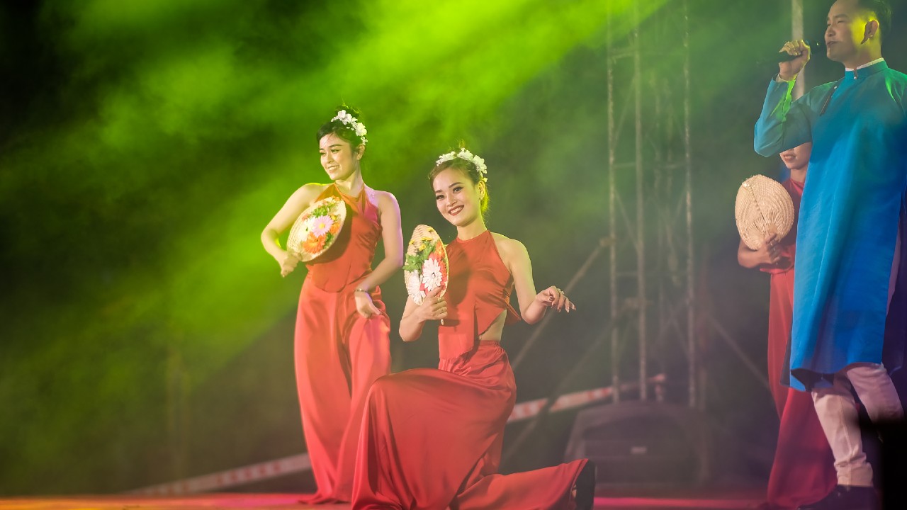 Hue revives traditional rural market