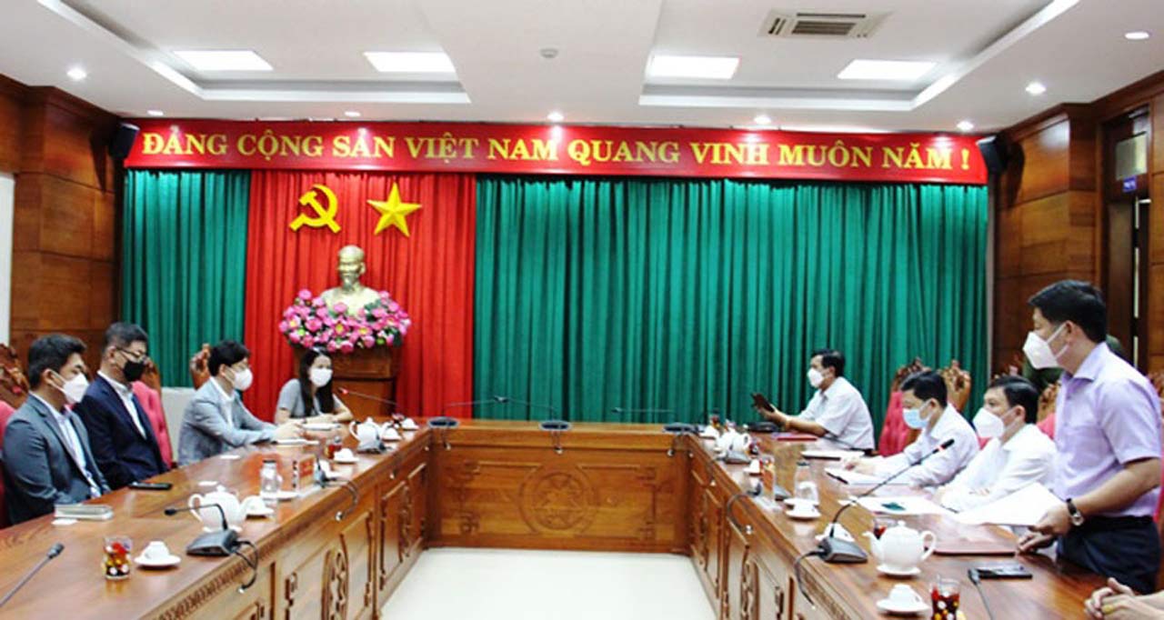 S.Korean firm invests in footwear factory project in Daklak
