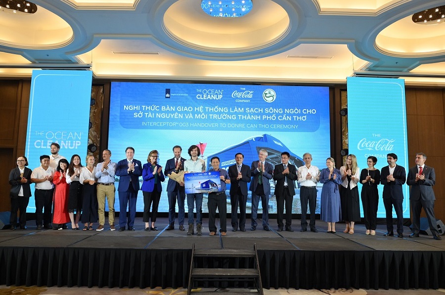 Handover of Interceptor™ 003 on Can Tho River, a scalable solution for fighting plastic pollution in Vietnam