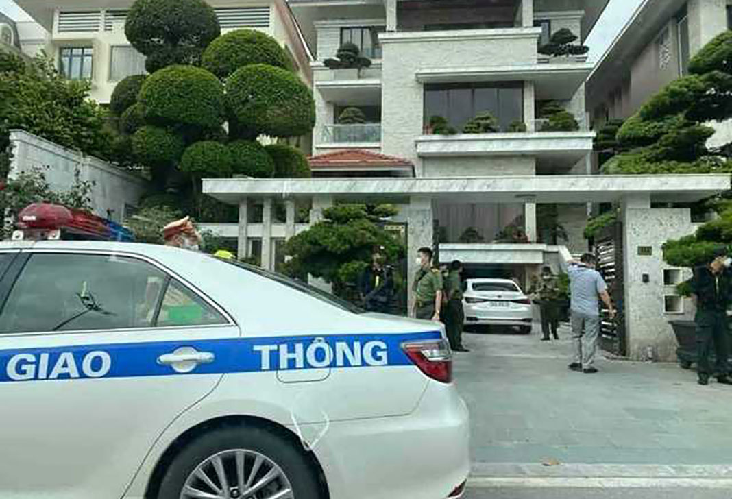 Four expensive cars taken away as Halong City’s former chairman detained