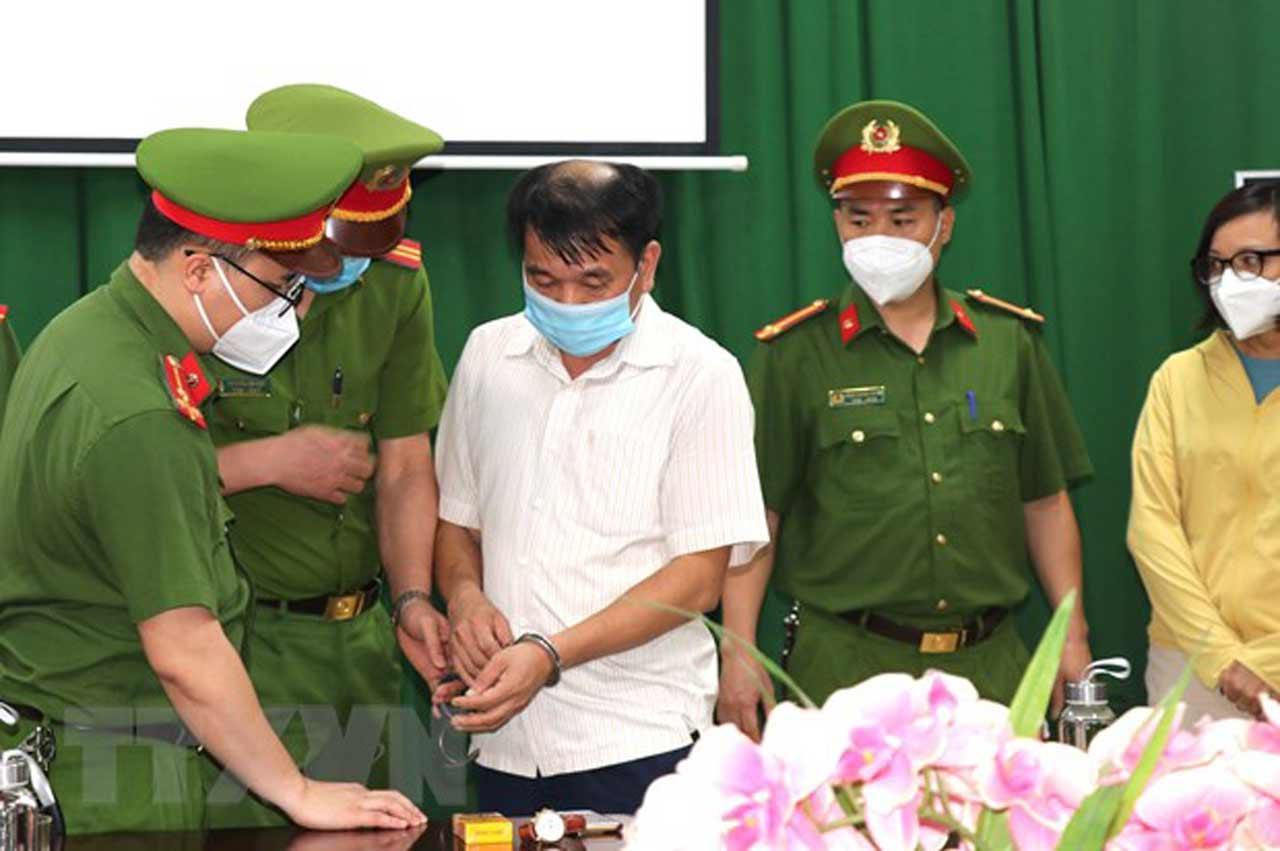 Ha Giang CDC director detained for allegedly receiving bribes