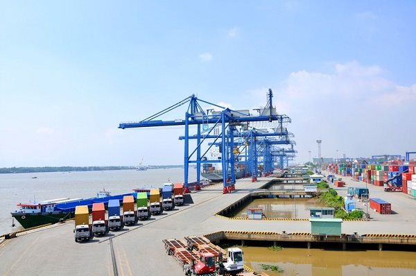 Deputy PM asks HCMC to reconsider seaport fee collection
