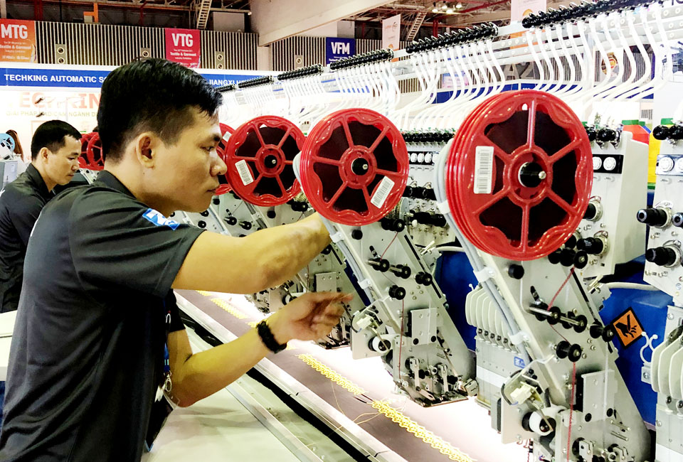 Imports from Asia rise more sharply than exports