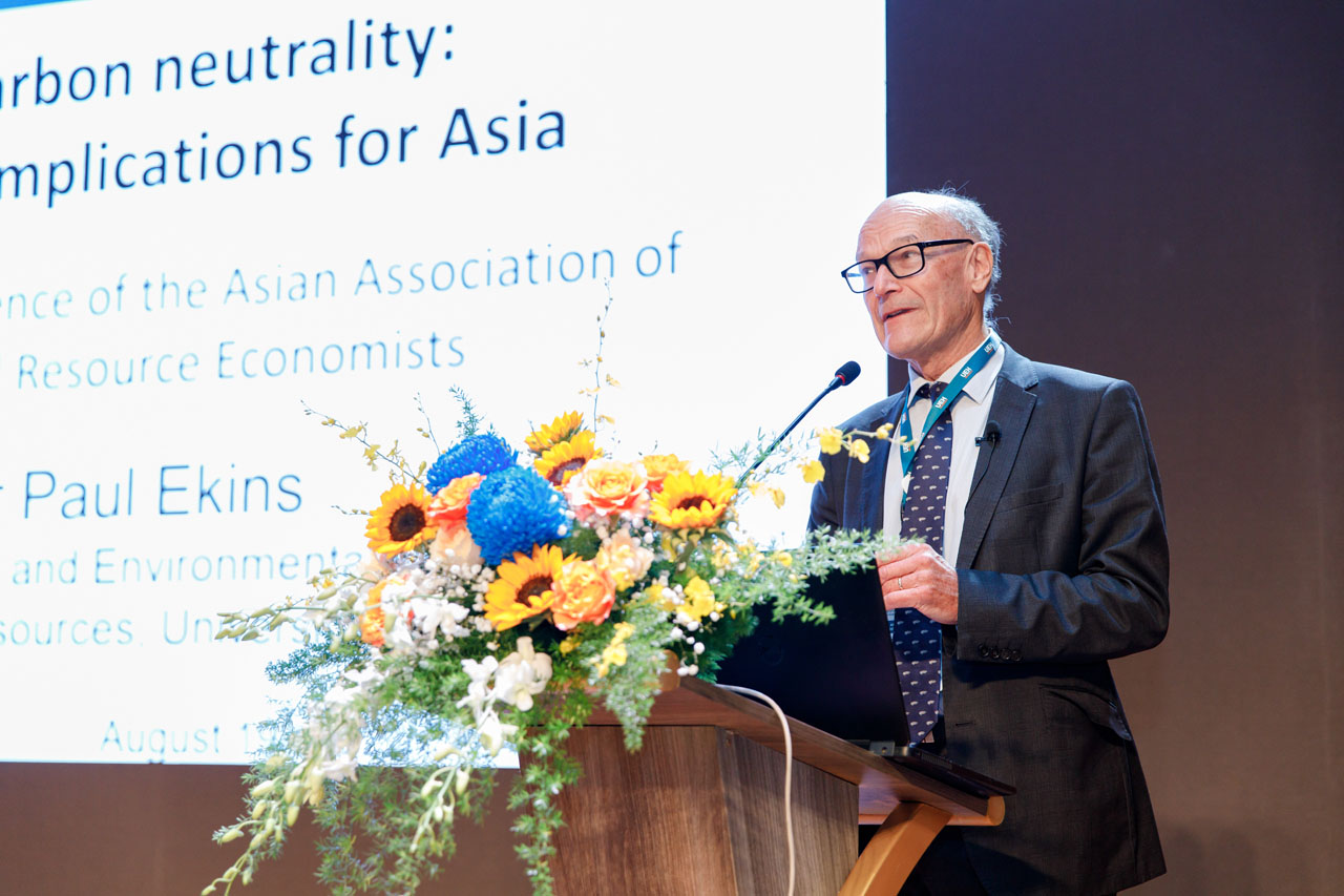 Measures for carbon neutrality tabled at UEH’s int’l conference