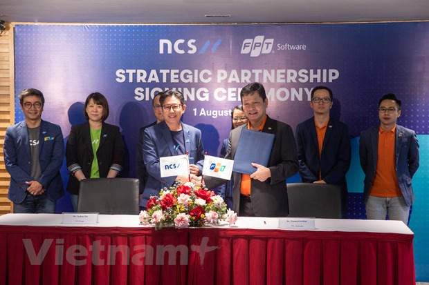 FPT joins hands with Singapore firm to develop tech center