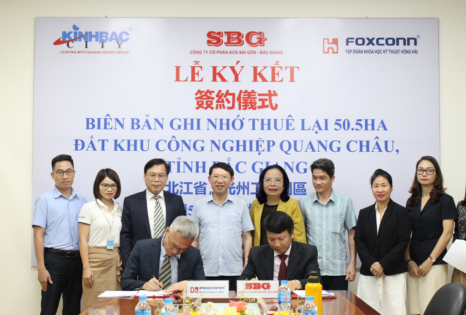 Foxconn to build US$300-million plant in Bac Giang