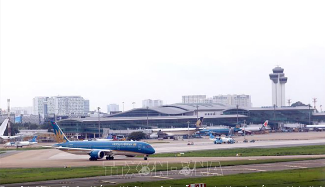 Tickets for trains, short-haul flights sold out before national holiday