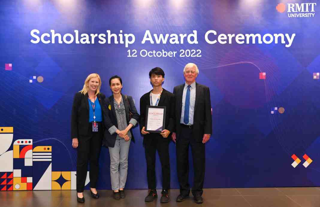 Viral textbook designer wins RMIT Vietnam Scholarship