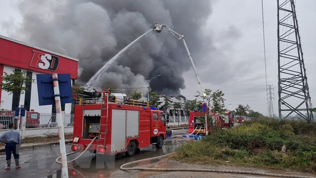 Intense fire in Bac Ninh industrial park causes serious loss for company