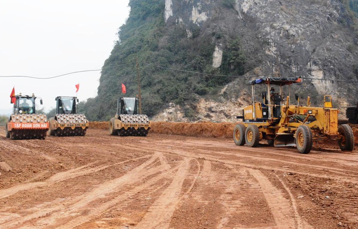 Material shortage seen setting back cross-nation expressway project