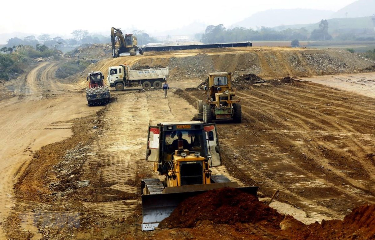 Deputy PM wants report on material shortage in expressway projects