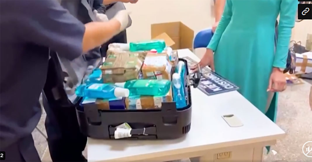 Four flight attendants transporting illicit drugs freed from police custody