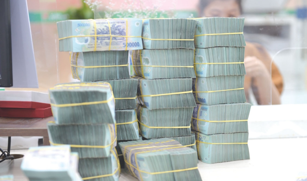 Large commercial banks agree to further cut interest rates