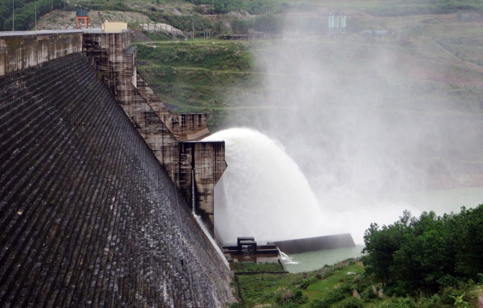 Falling reservoir water levels threaten power supply this year