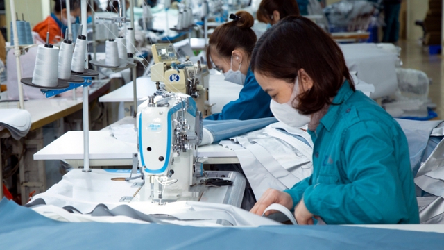 Mass job cuts continue due to order shortfall in Q2
