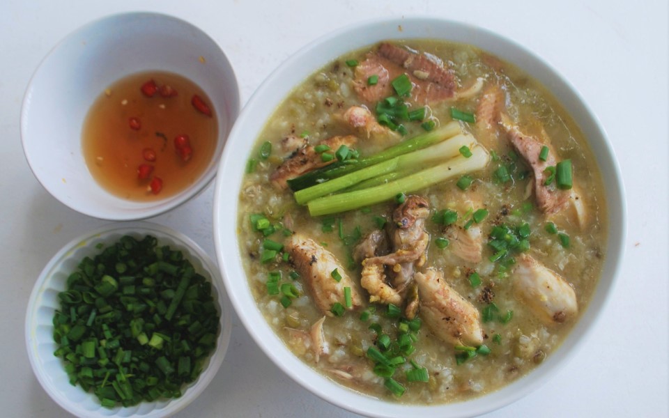 A nutritious porridge for summer days