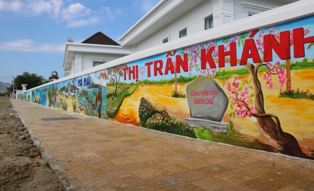 The longest mural in Vietnam