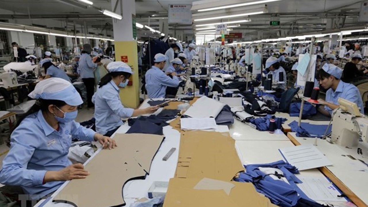 Vietnam's industrial production improves in August