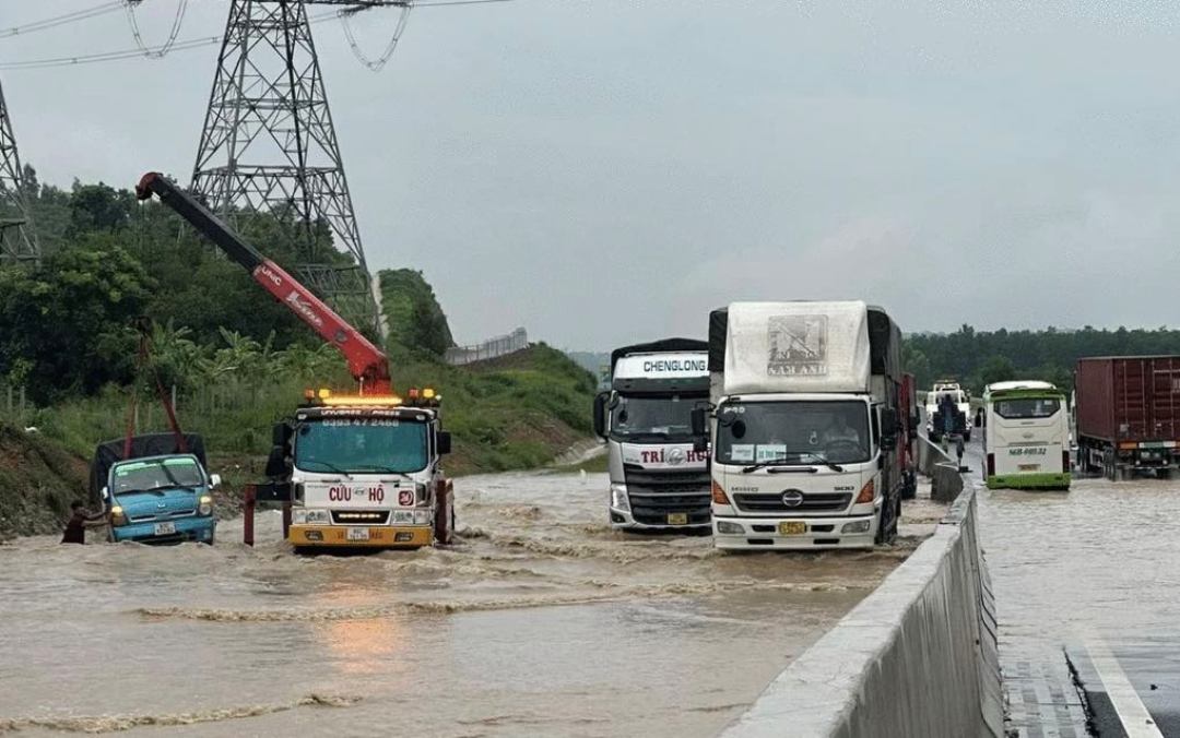 Solutions proposed for flood-prone section of Phan Thiet-Dau Giay Expy