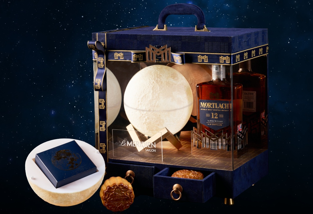 Mooncakes offered at Le Méridien Saigon