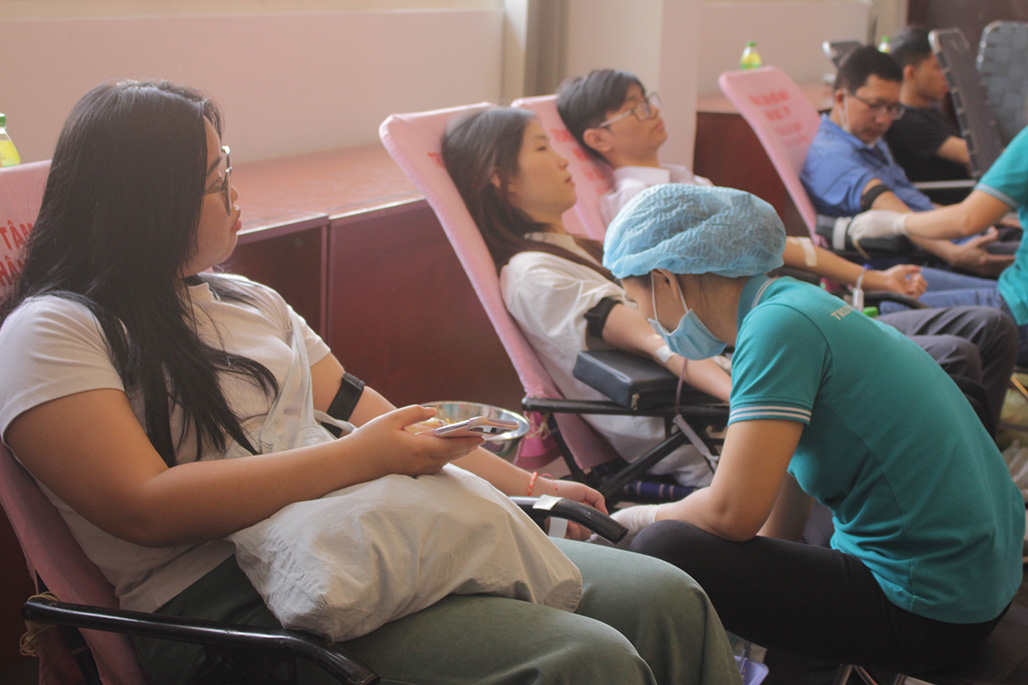 Over 130 donors join Saigon Times blood drive
