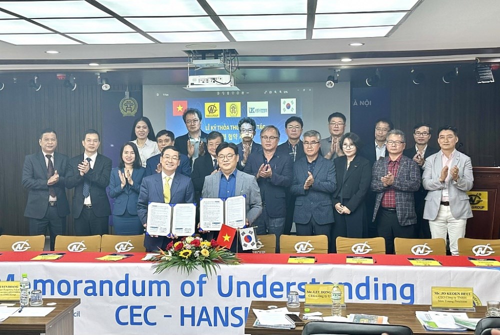 Vietnam, South Korea businesses partner in semiconductor industry