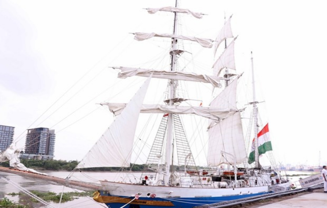 Indian Navy training ship visits HCMC