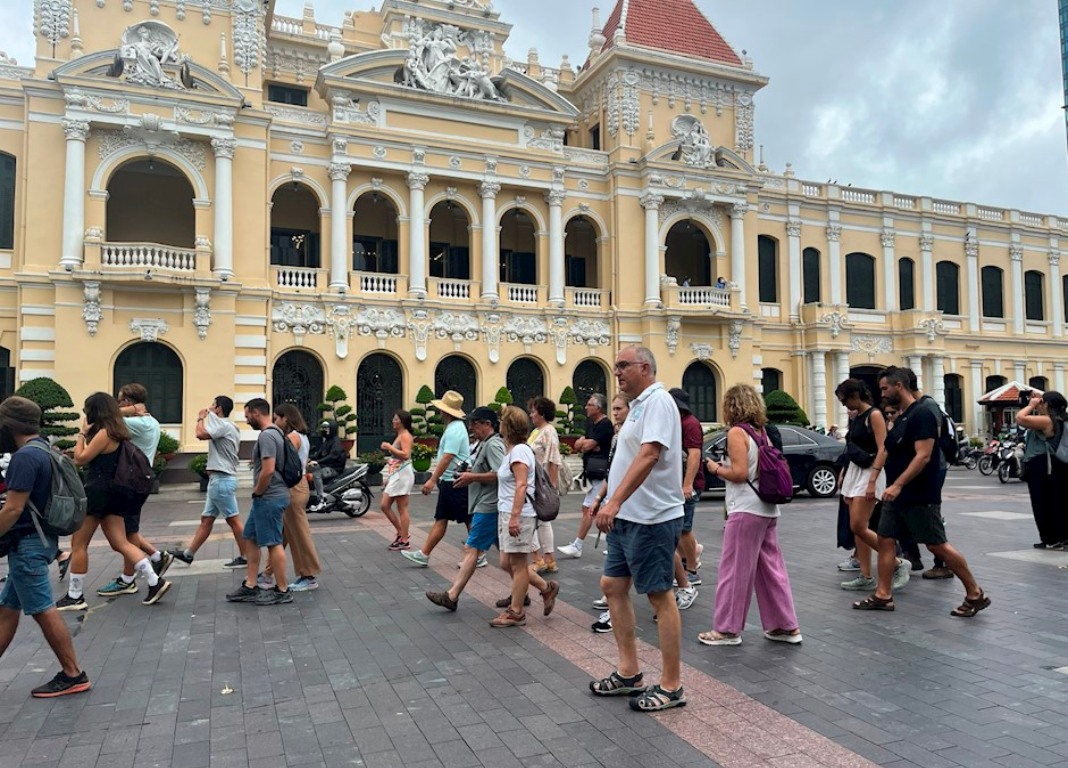 HCMC promotes local tourism with doodle art