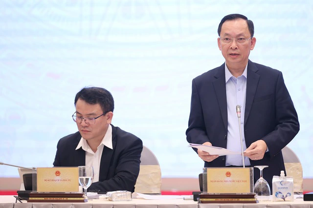 Vietnam wants VND2 quadrillion injected into economy this year
