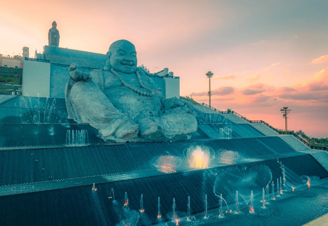 World’s largest Buddha statue on Ba Den Mountain