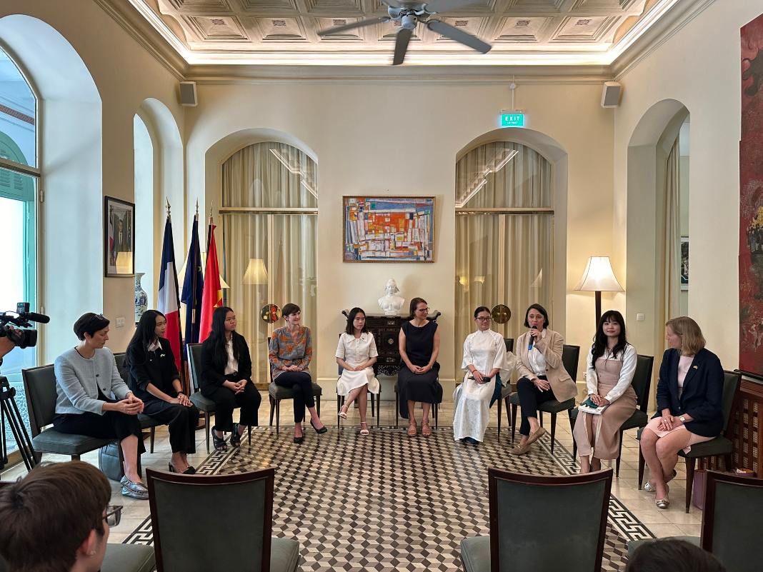 Consuls general in HCMC gather to empower women