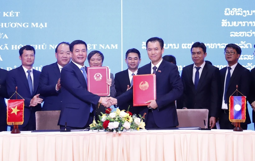 Vietnam, Laos clinch new trade pact
