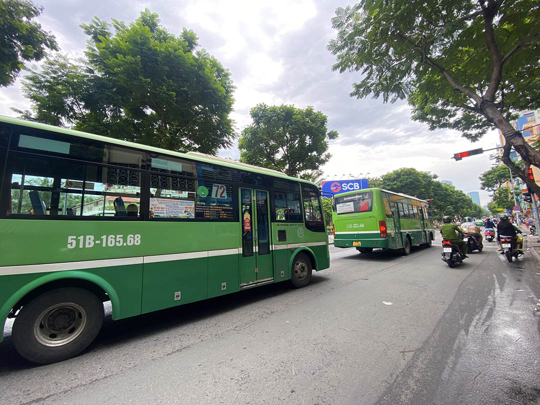 Over 200 new transit buses put into service in HCMC today
