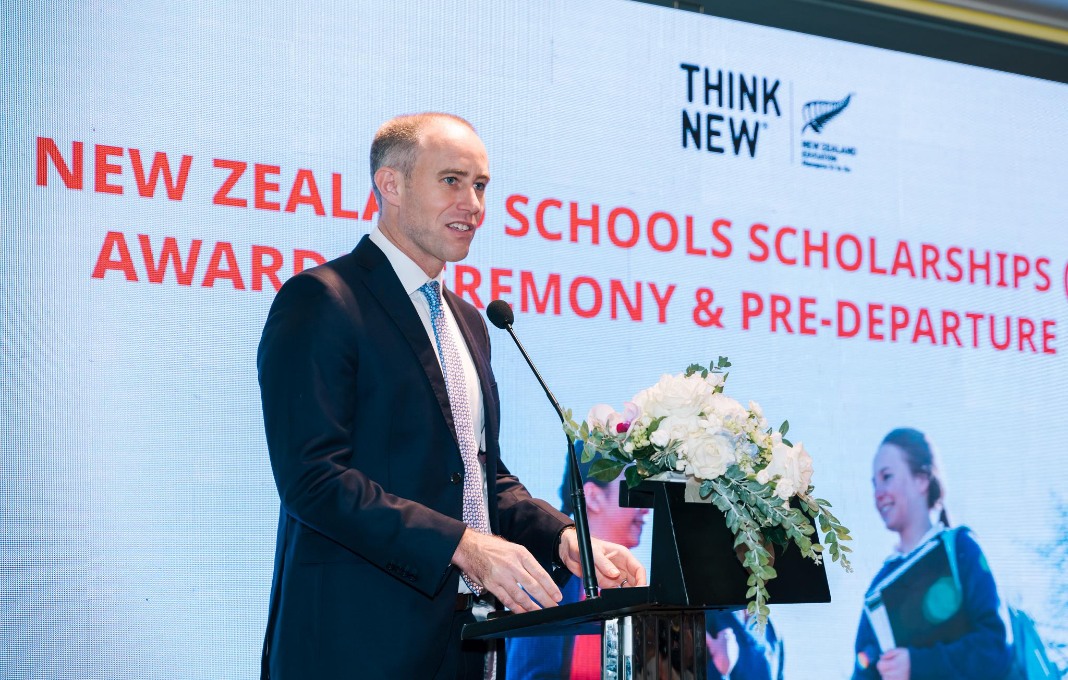 Fourteen Vietnam students receive scholarships from Education New Zealand