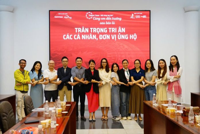 “Saigon Times – Great Circle” thanks donors for supporting storm-affected students