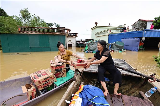 Japan, S.Korea offer relief aid to typhoon victims in Vietnam