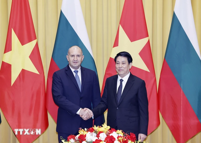 Bulgarian president visits Vietnam, pledges to deepen bilateral ties