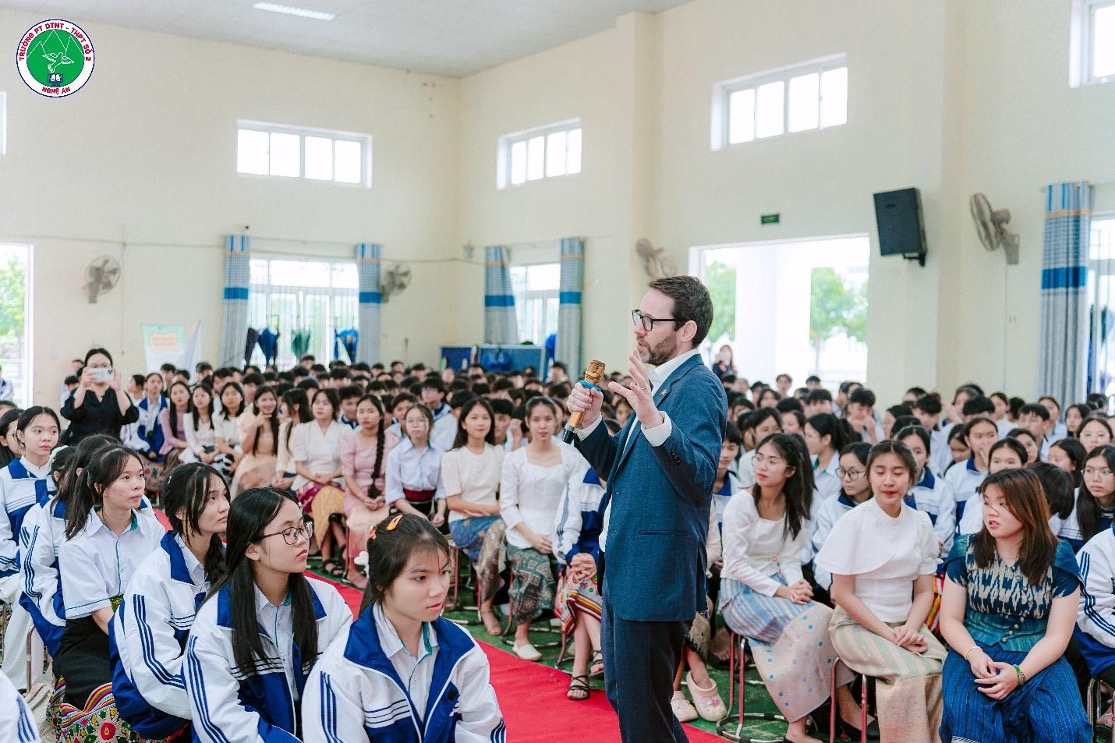 Vietnamese students develop inclusive learning plan with UK support