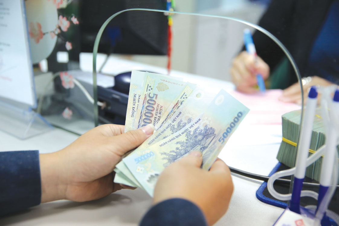 Banks slash deposit rates
