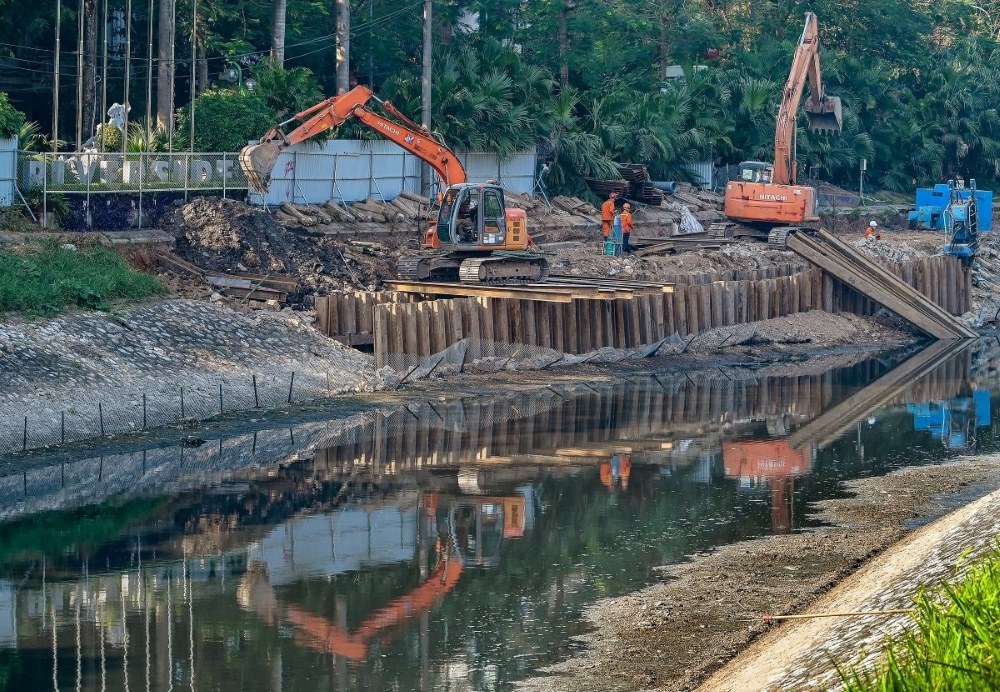 Hanoi City moves to divert Red River water to To Lich