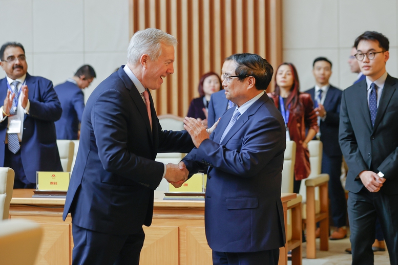 Vietnam seeks more U.S. investments in energy, logistics