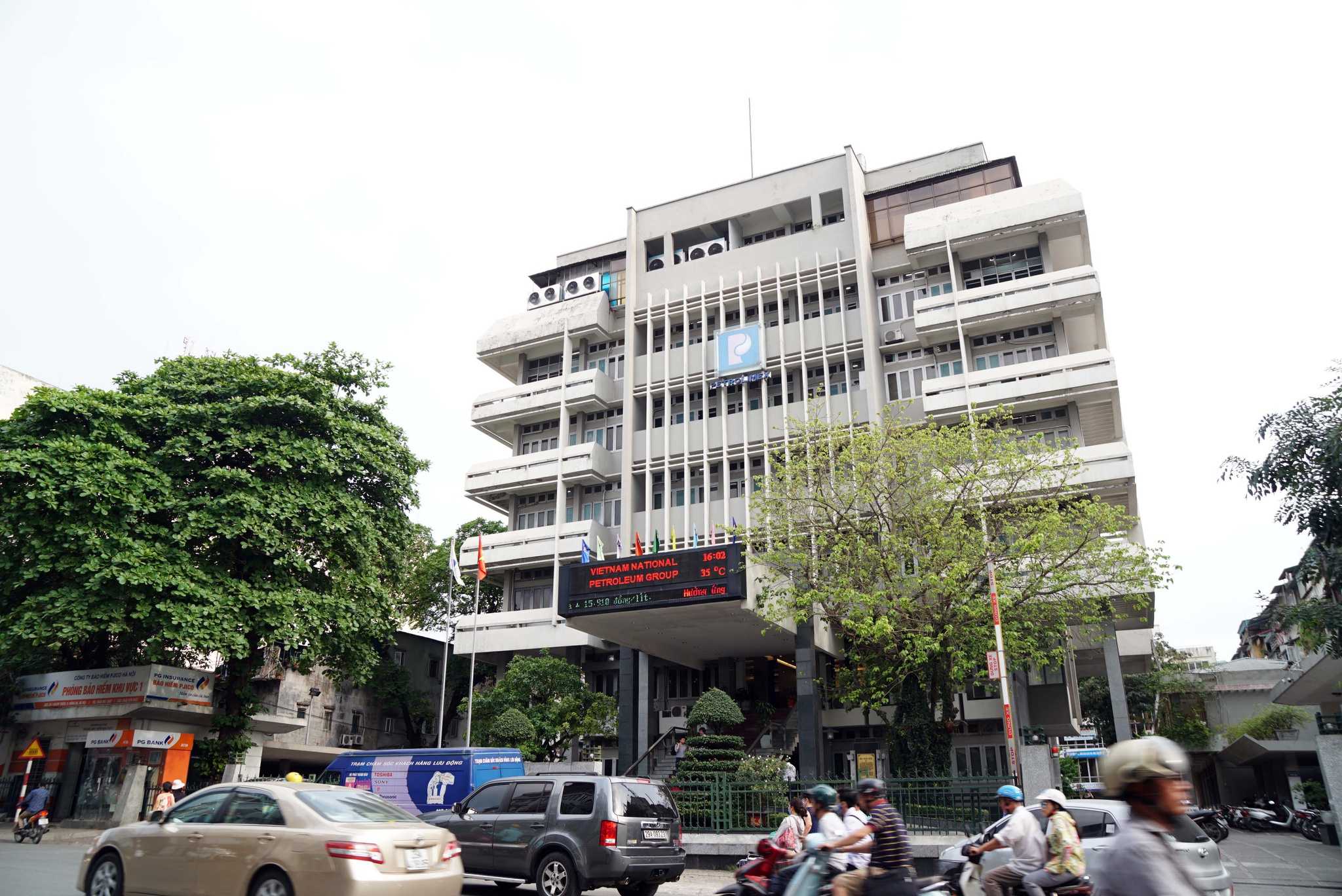 Petrolimex to offload entire stake in Laos unit