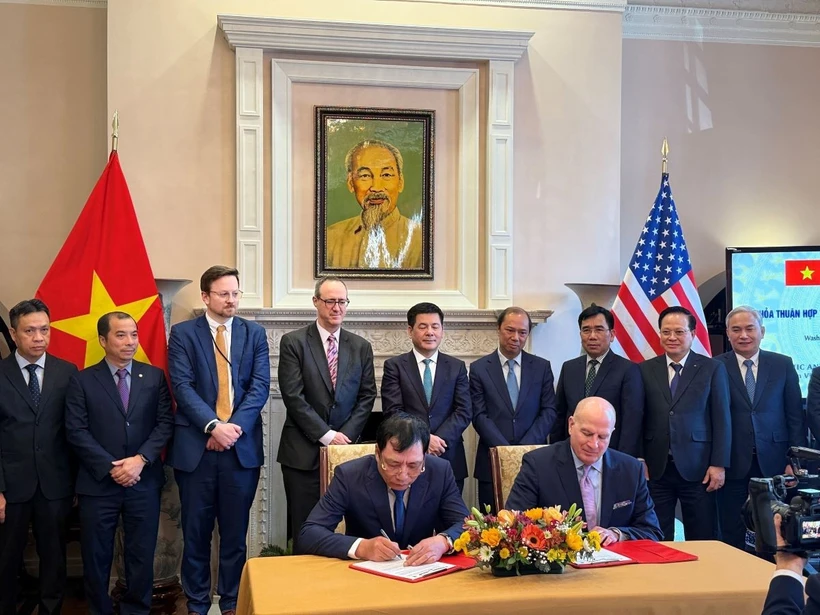 Vietnam, U.S. firms ink US$4.15 billion LNG, equipment deals