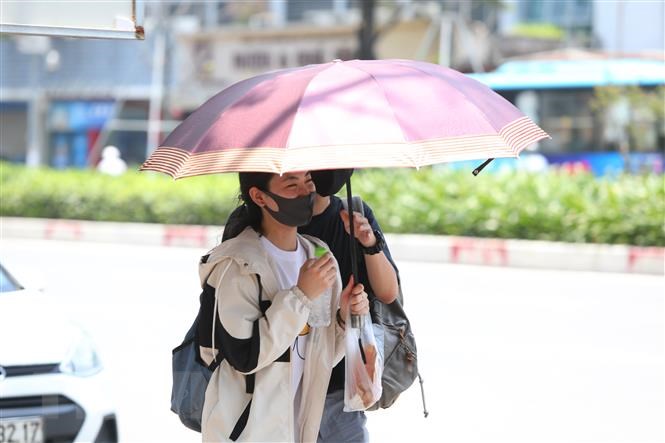 HCMC braces for heat, thunderstorms as hot weather persists nationwide