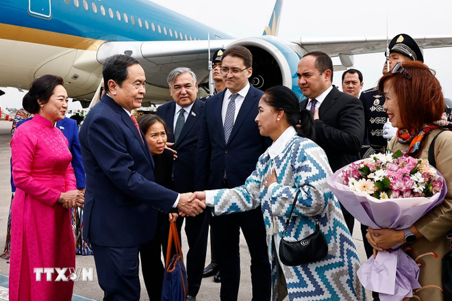 NA chairman arrives in Tashkent for IPU-150 assembly, official visit to Uzbekistan