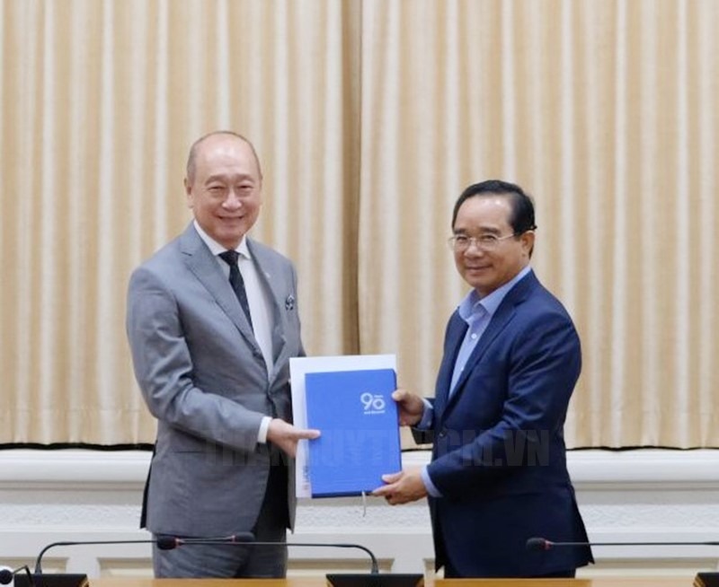 HCMC backs UOB’s involvement in international financial center project