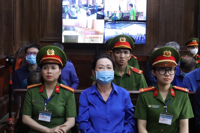 Daily Round-up: Truong My Lan spared life sentence in second-phase Van Thinh Phat case